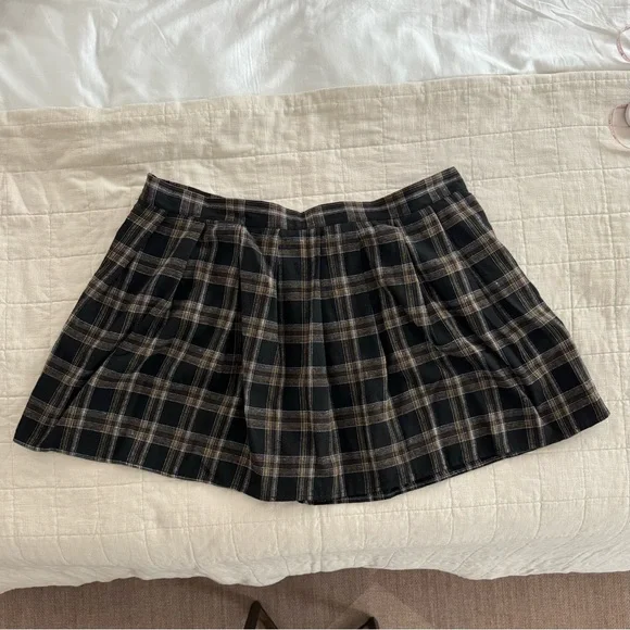 Paid Pleater A-line Mini Skirt Side Zip - Picture 3 of 7